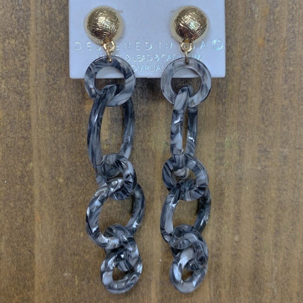 Linear Chain Link Earrings